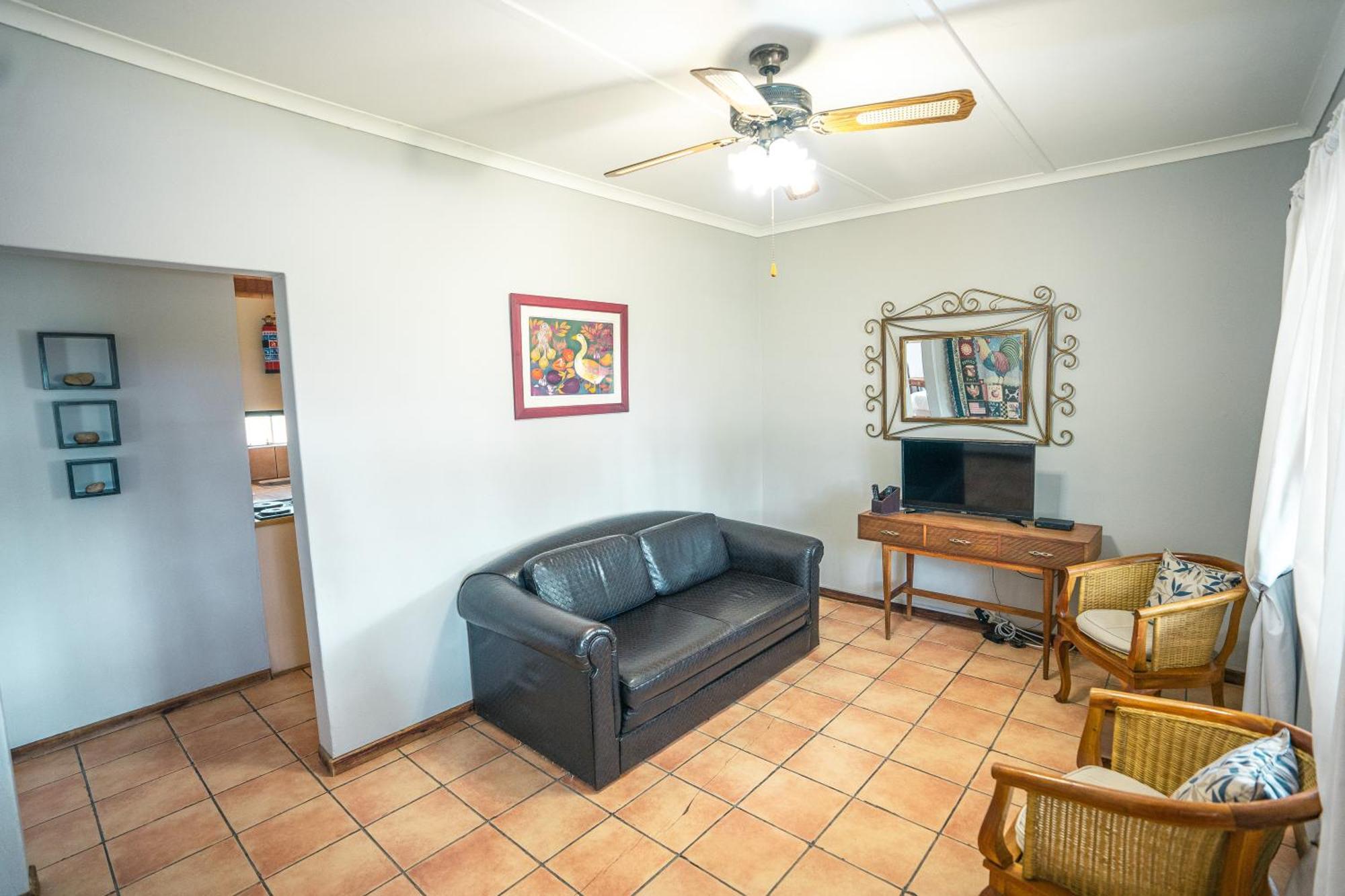 Вилла Olive Grove Guest Farm Бофорт-Уэст Экстерьер фото