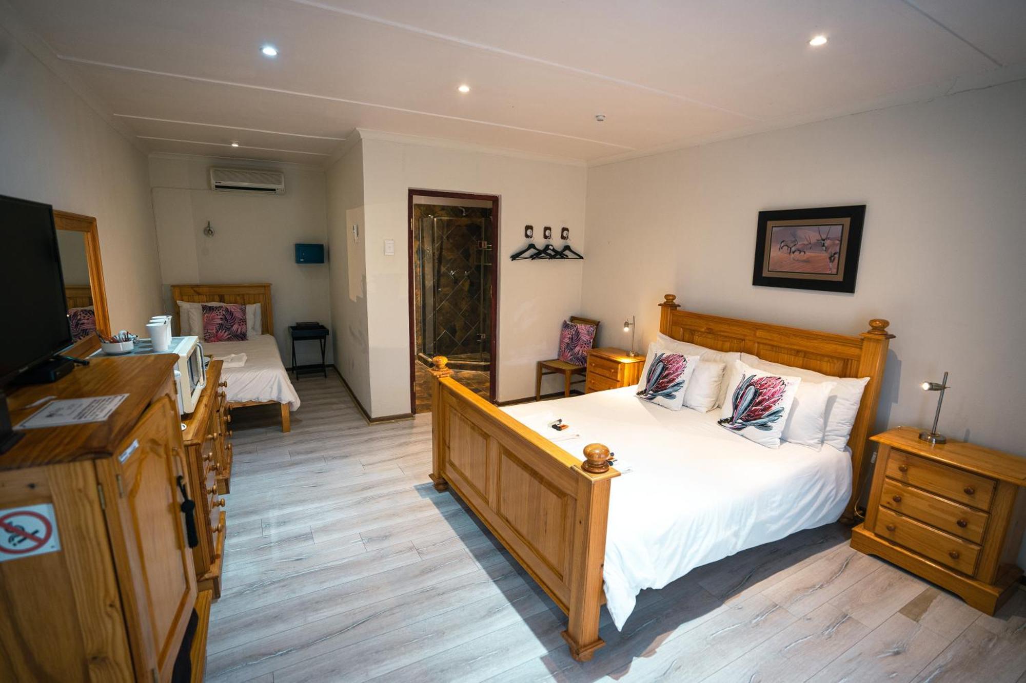 Вилла Olive Grove Guest Farm Бофорт-Уэст Экстерьер фото