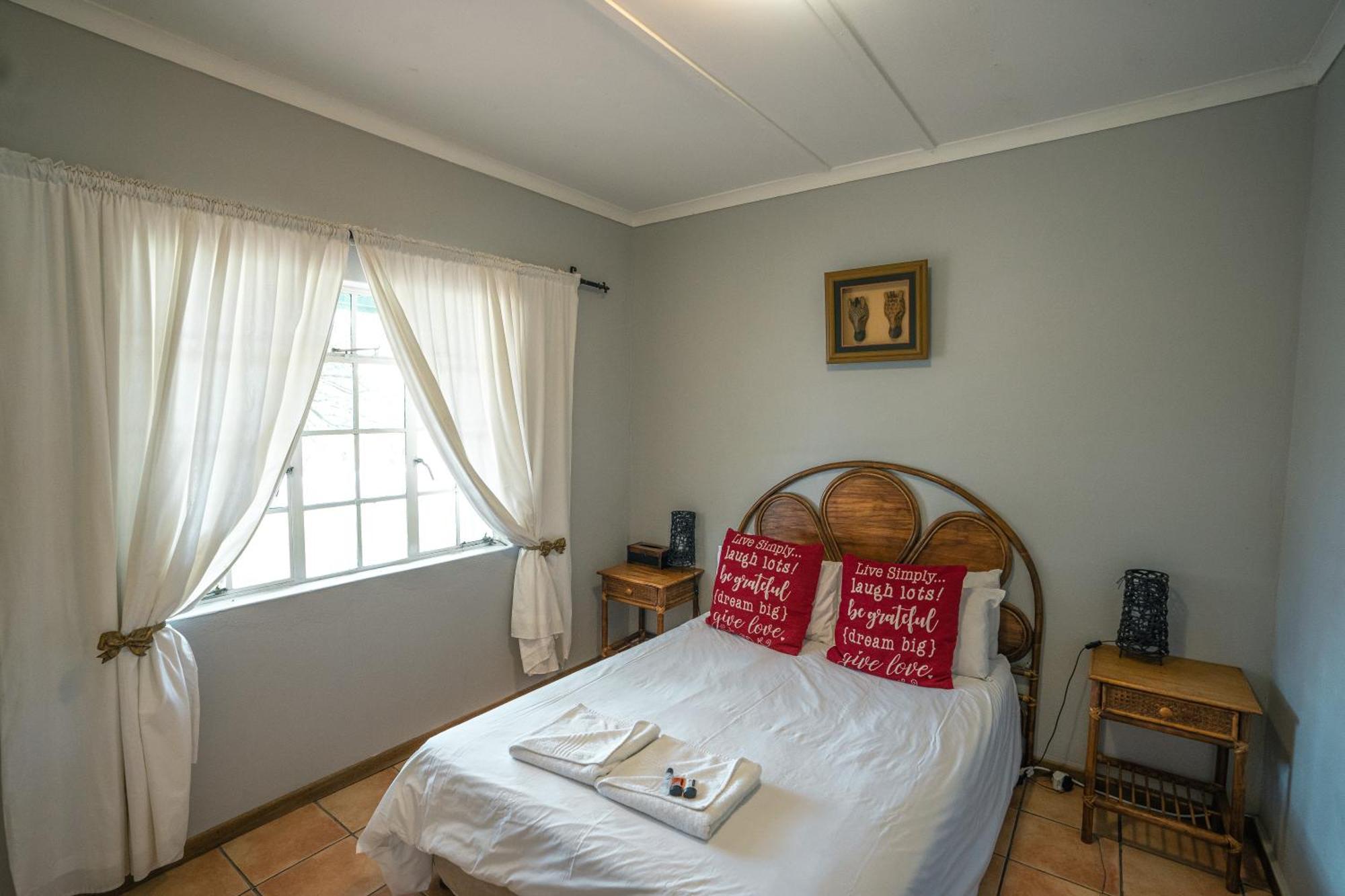 Вилла Olive Grove Guest Farm Бофорт-Уэст Экстерьер фото