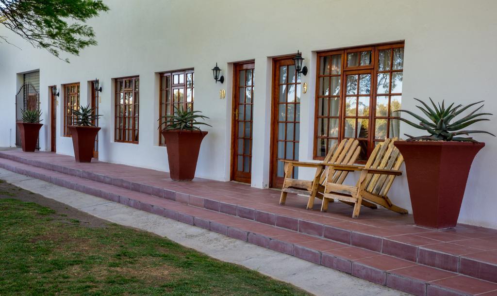 Вилла Olive Grove Guest Farm Бофорт-Уэст Экстерьер фото