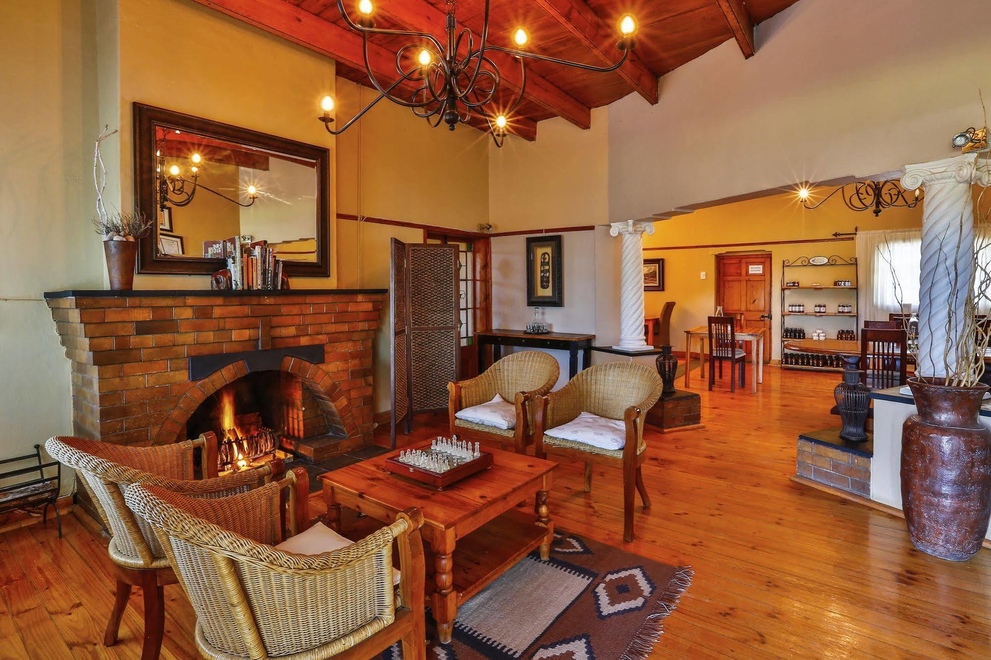 Вилла Olive Grove Guest Farm Бофорт-Уэст Экстерьер фото